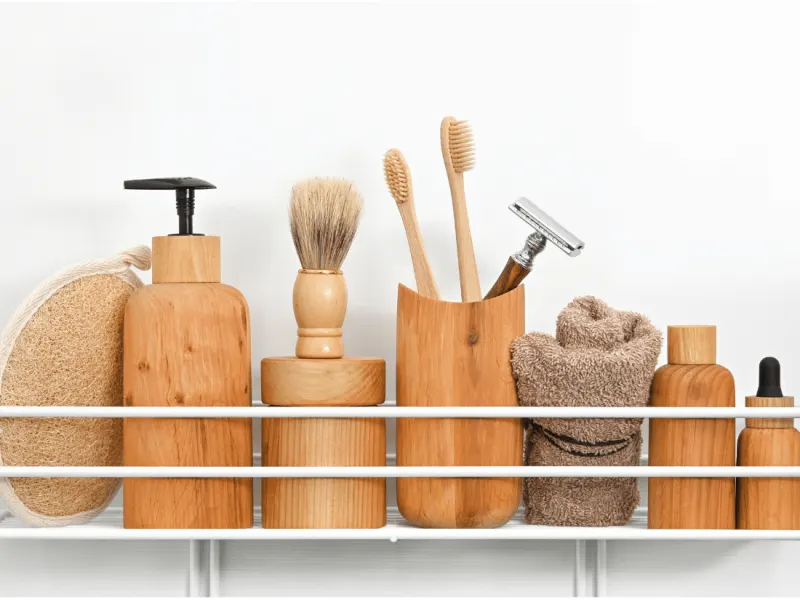 Funda Sourcing bathroom supplies product sourcing image with bath accessories, organizers, dispensers, and cleaning-adjacent items