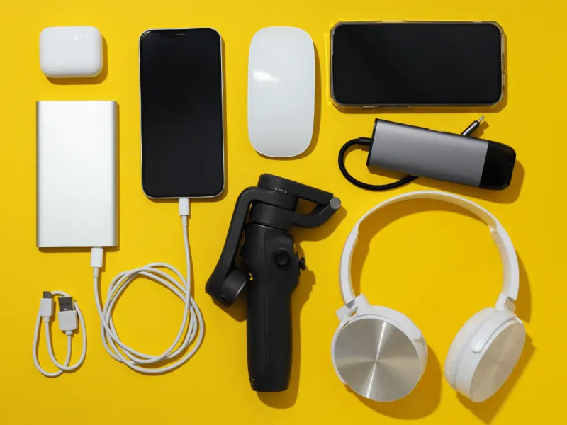 Funda Sourcing charging accessories product sourcing image with cables, adapters, organizers, charging docks, and travel kits