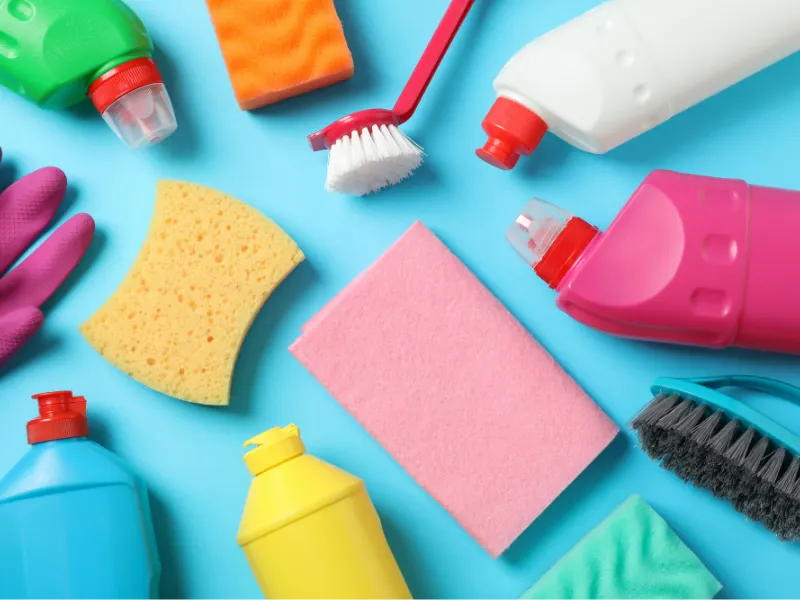 Funda Sourcing cleaning tools product sourcing image with brushes, scrubbers, cloths, sponges, and reusable cleaning accessories