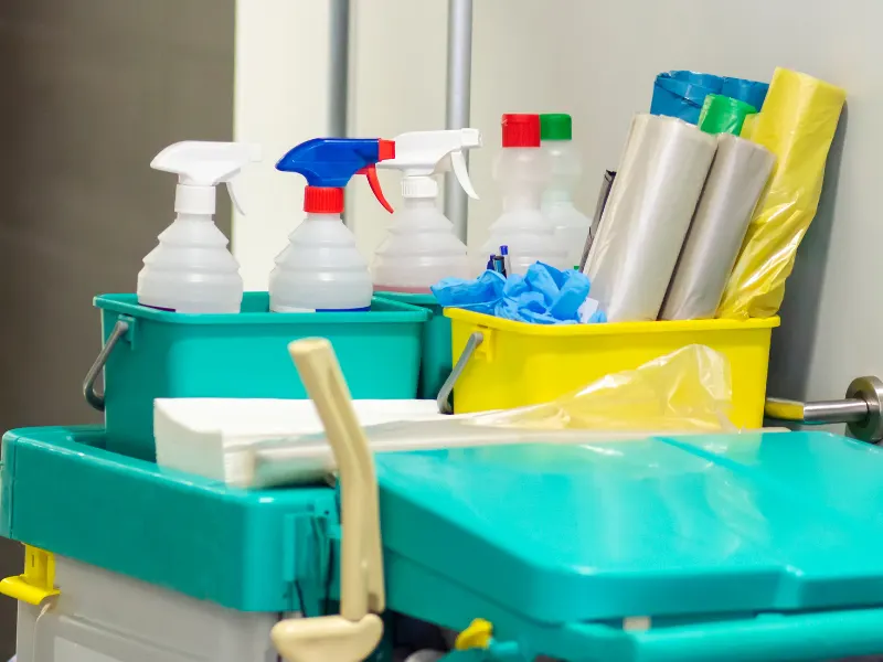 Funda Sourcing commercial cleaning sets product sourcing image with bulk packs, case cartons, labels, instructions, and replenishment programs