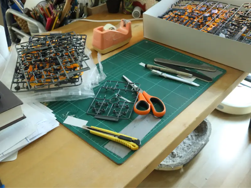 Funda Sourcing diy project kits product sourcing image with retail-ready kits with components, instructions, and private-label packaging