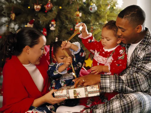Funda Sourcing family gift sets product sourcing image with bundled baby, parent, and kids products with coordinated packaging