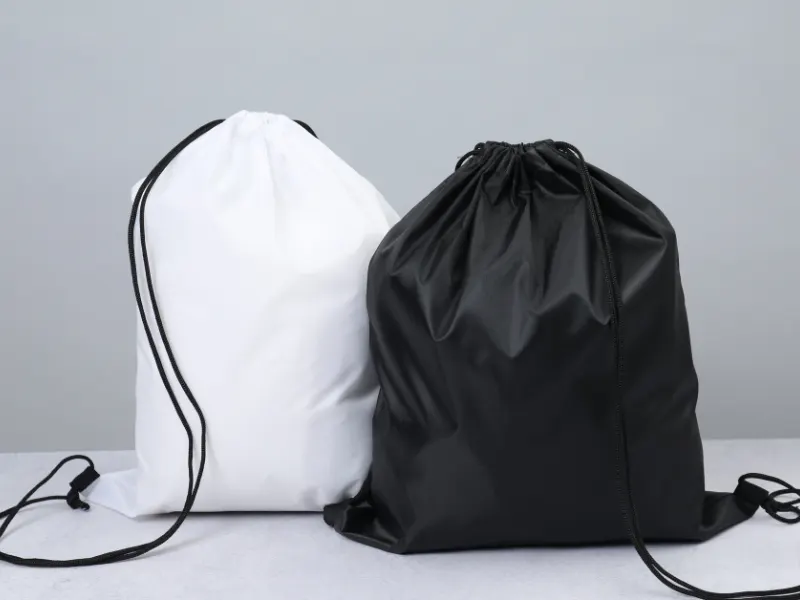 Funda Sourcing storage pouches product sourcing image with drawstring bags, zipper pouches, mesh bags, and reusable organization formats