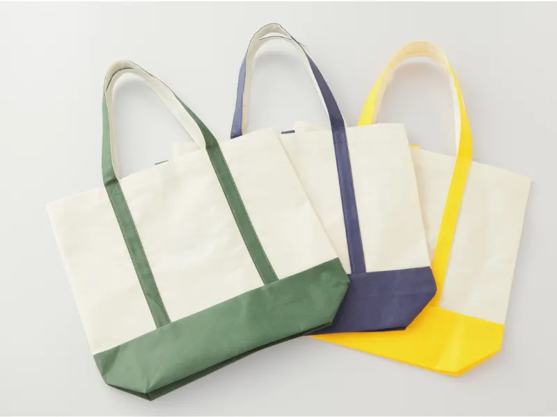 Funda Sourcing tote bags product sourcing image with canvas, cotton, jute, recycled, and branded tote programs for retail or promotional use